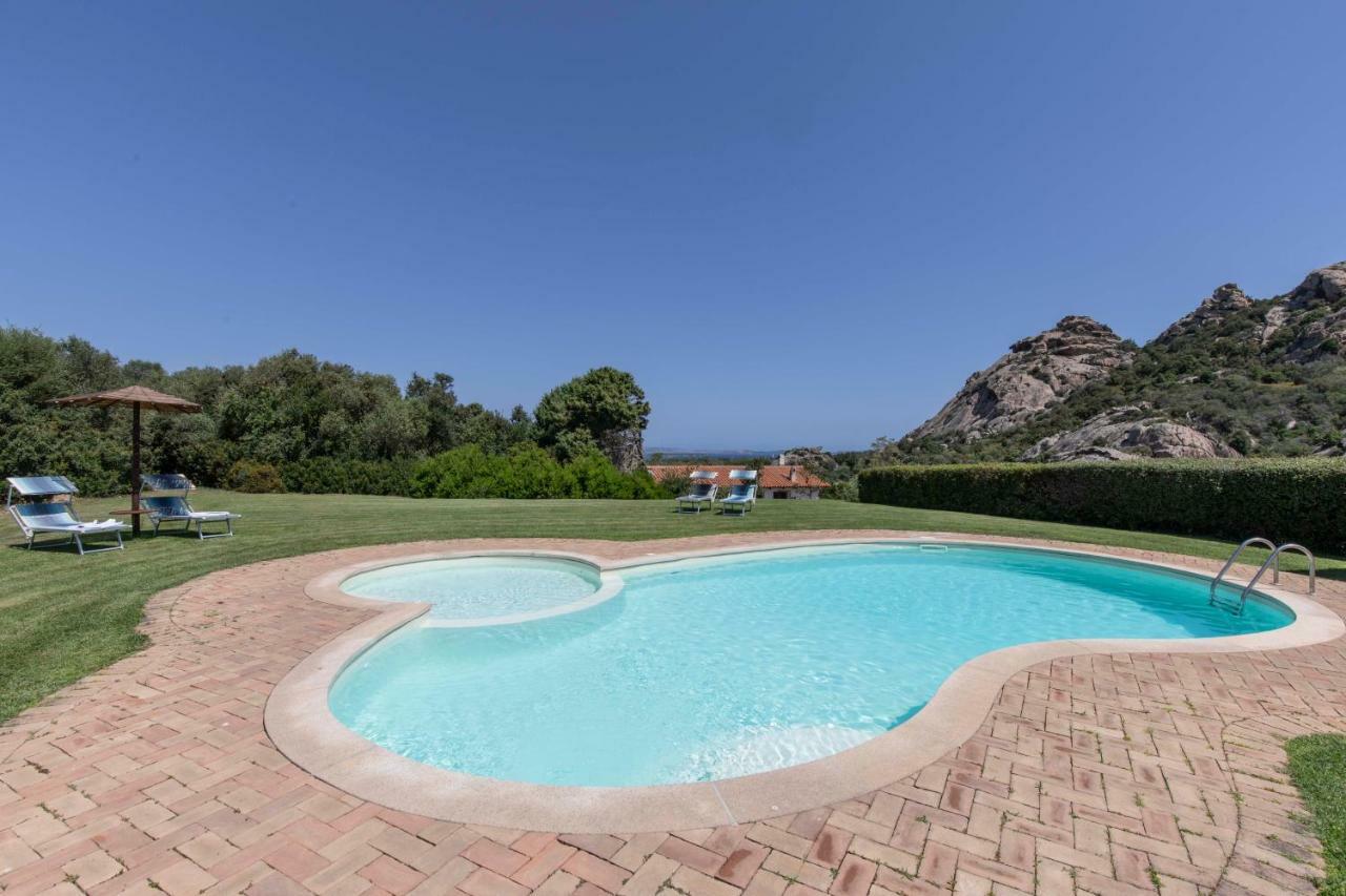 Villa Iris With Pool Baia Sardinia Exteriér fotografie