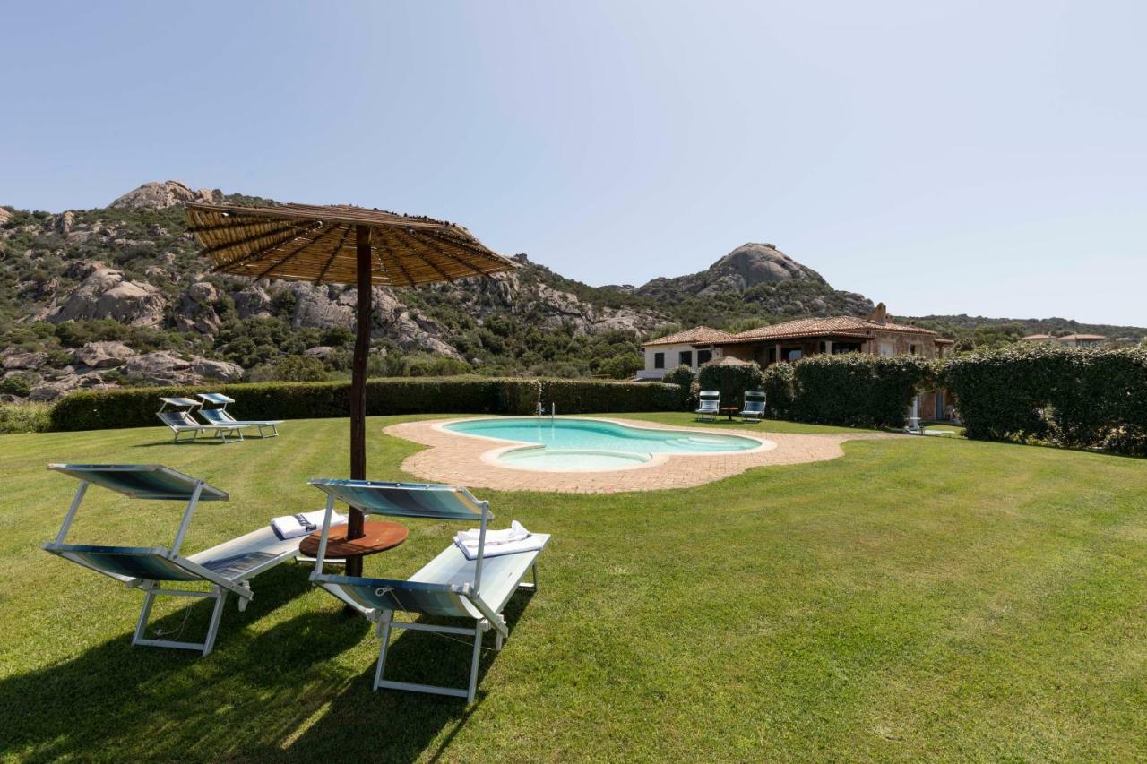Villa Iris With Pool Baia Sardinia Exteriér fotografie