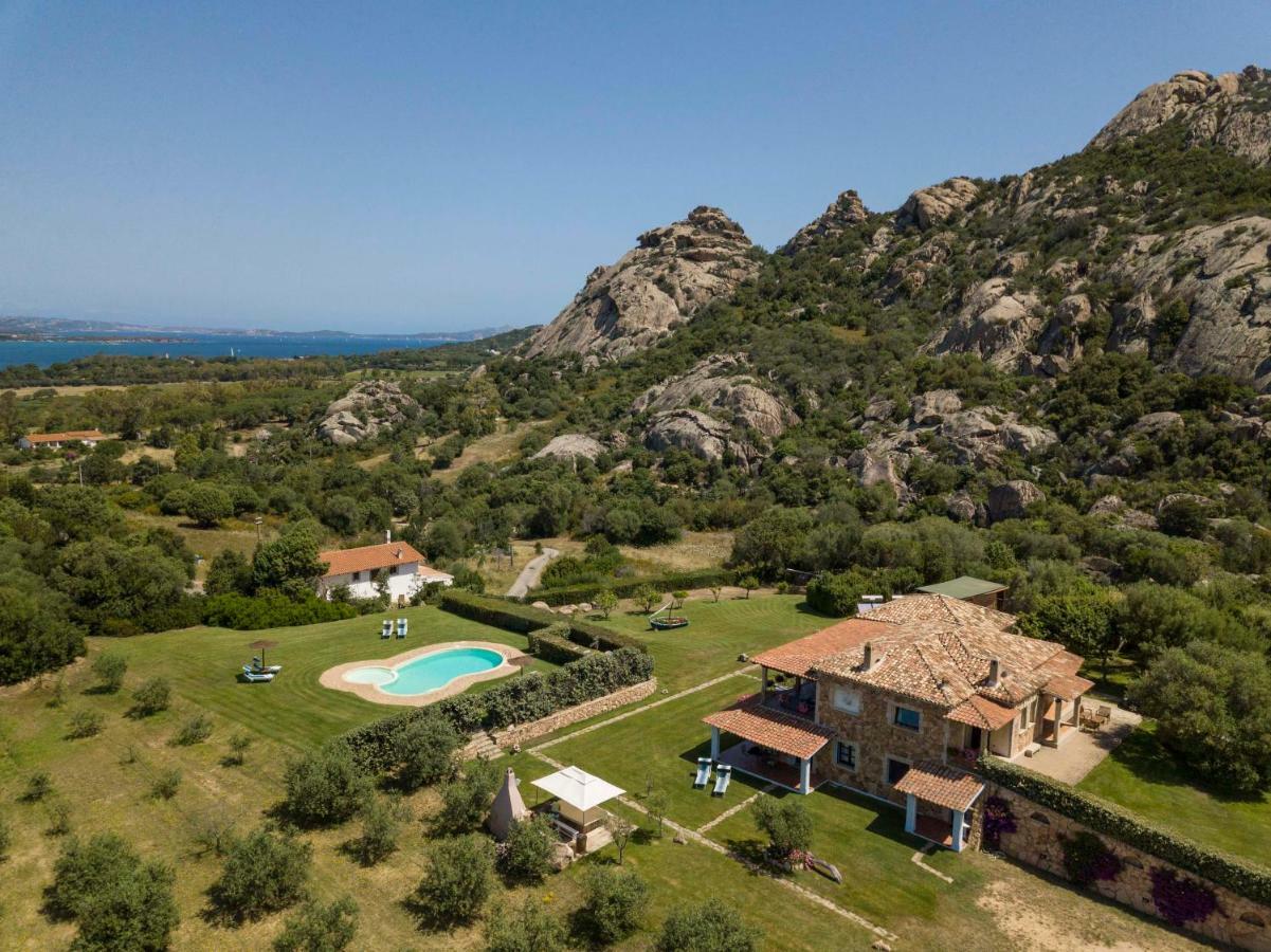 Villa Iris With Pool Baia Sardinia Exteriér fotografie